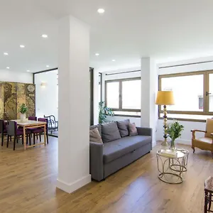 https://stylish-and-modern-apartment-overlooking-las-canteras.in-canary-islands.com