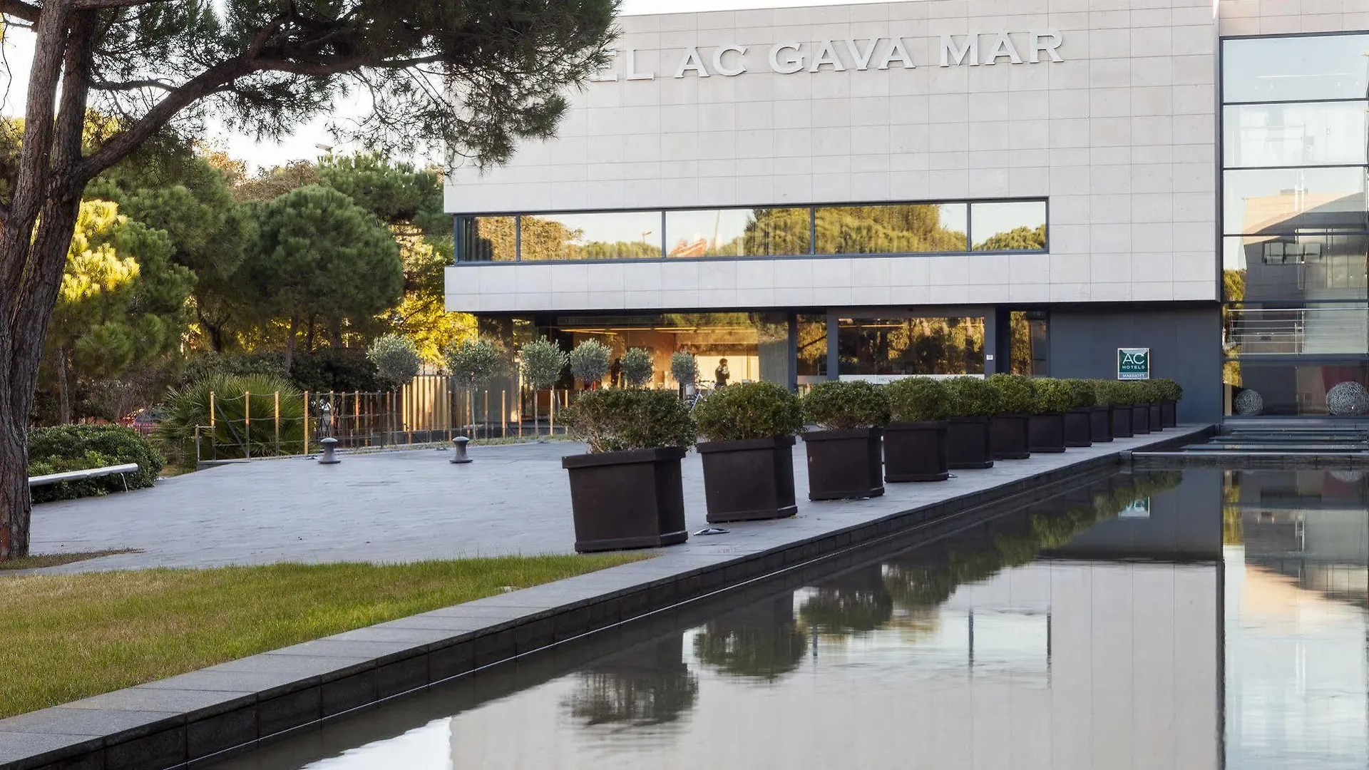 AC Hotel Gavà Mar Airport by Marriott